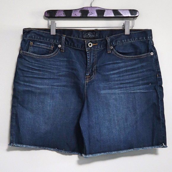 5 for $25 on select items 
Lucky Brand Stars and Stripes Laguna Shorts 12/31 - Picture 3 of 8